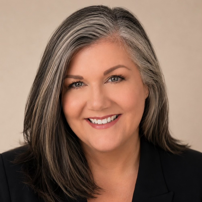 Portrait of Mary Moon, marketing communications leader based in Dallas-Fort Worth